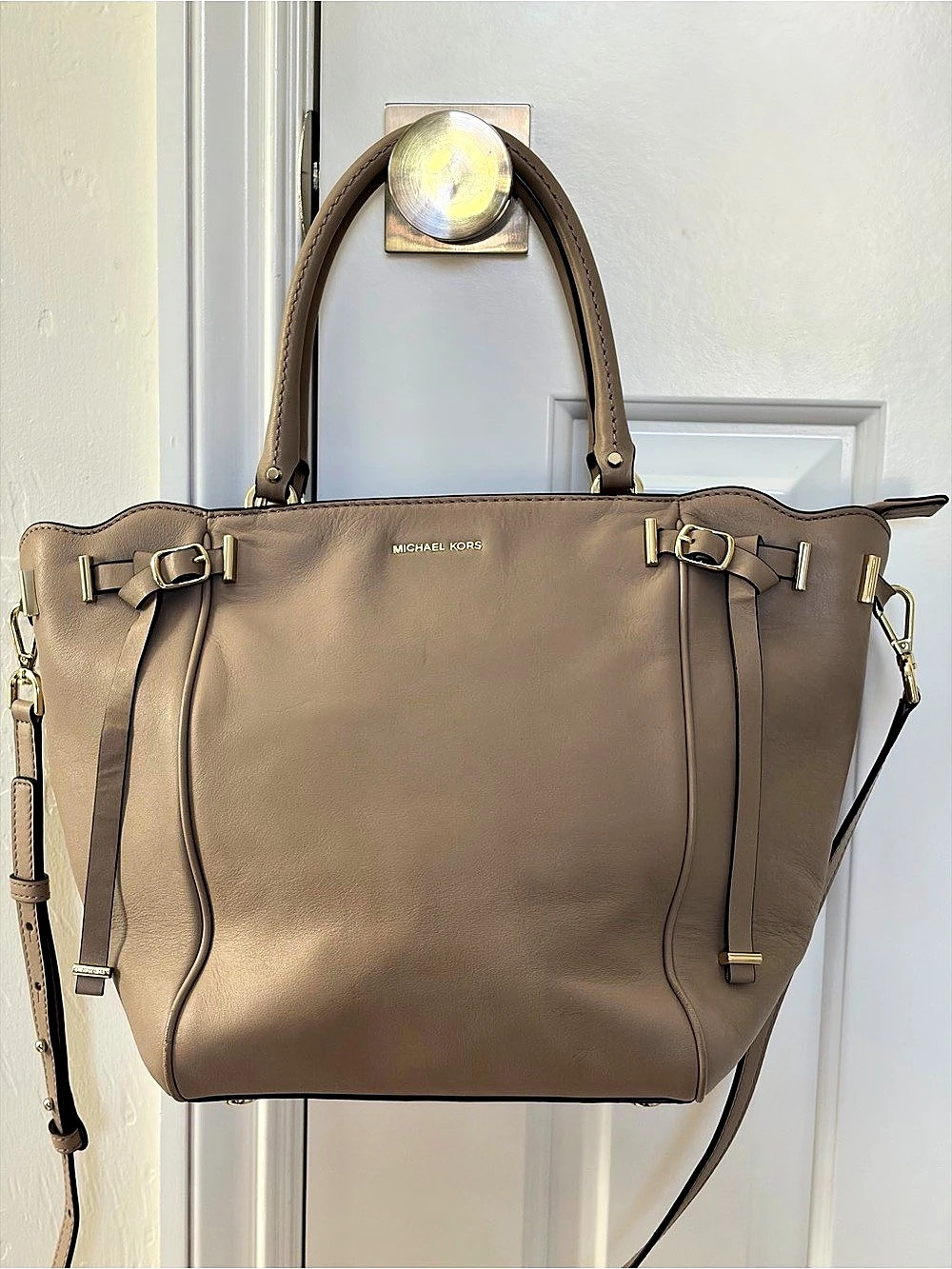 Michael Kors Mercer Gallery Medium Center Zip Tote Brown